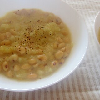 大豆とポテトのスープ